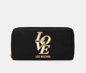 Love Moschino portafoglio grande. Realizzato in pelle sintetica.
- Chiusura a zip.
- Compartimento per banconote.
- Tasca portamonete con zip.
- Scomparti per carte.
- In scatola con marchio.
- Numero di scomparti per carte: 8.
- Taglia: 19 x 10 cm.
ID prodotto: PPYA-PFD05F_99X
Codice del fabbricante: JC5664PP1